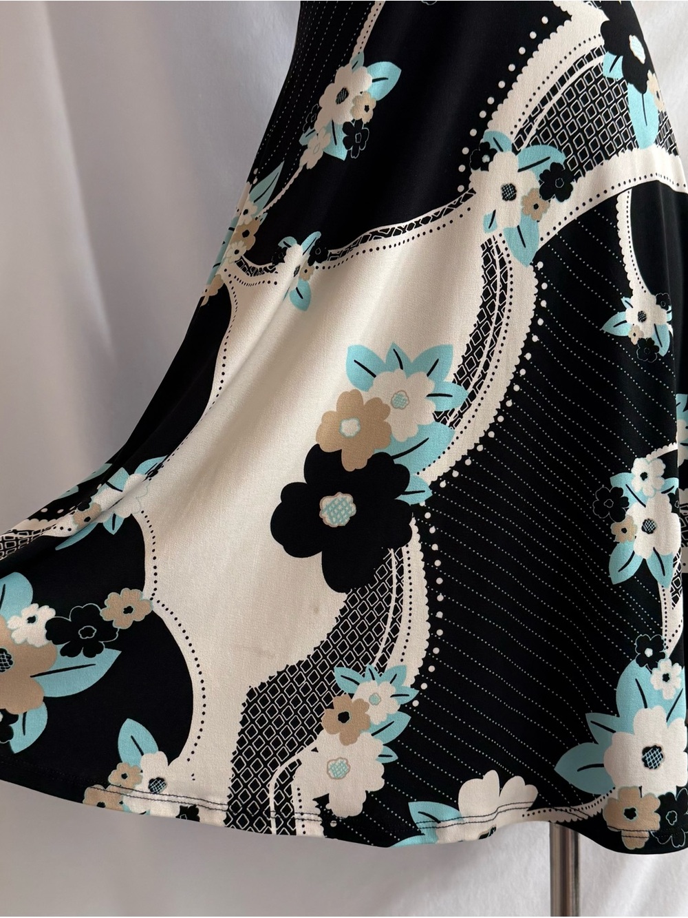 Vintage Y2K Floral Halter Dress - Picture 3 of 4